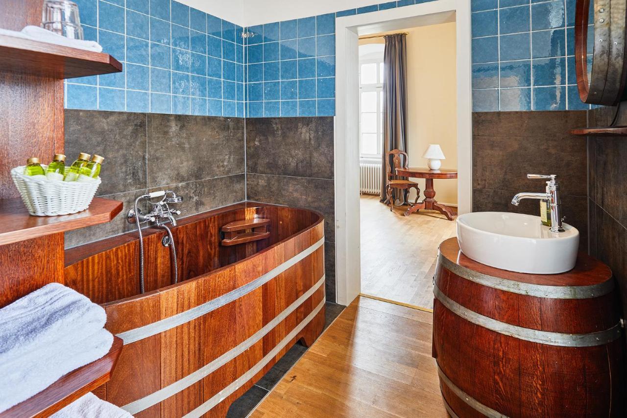 Gutshotel Baron Knyphausen Эльтвилле Экстерьер фото