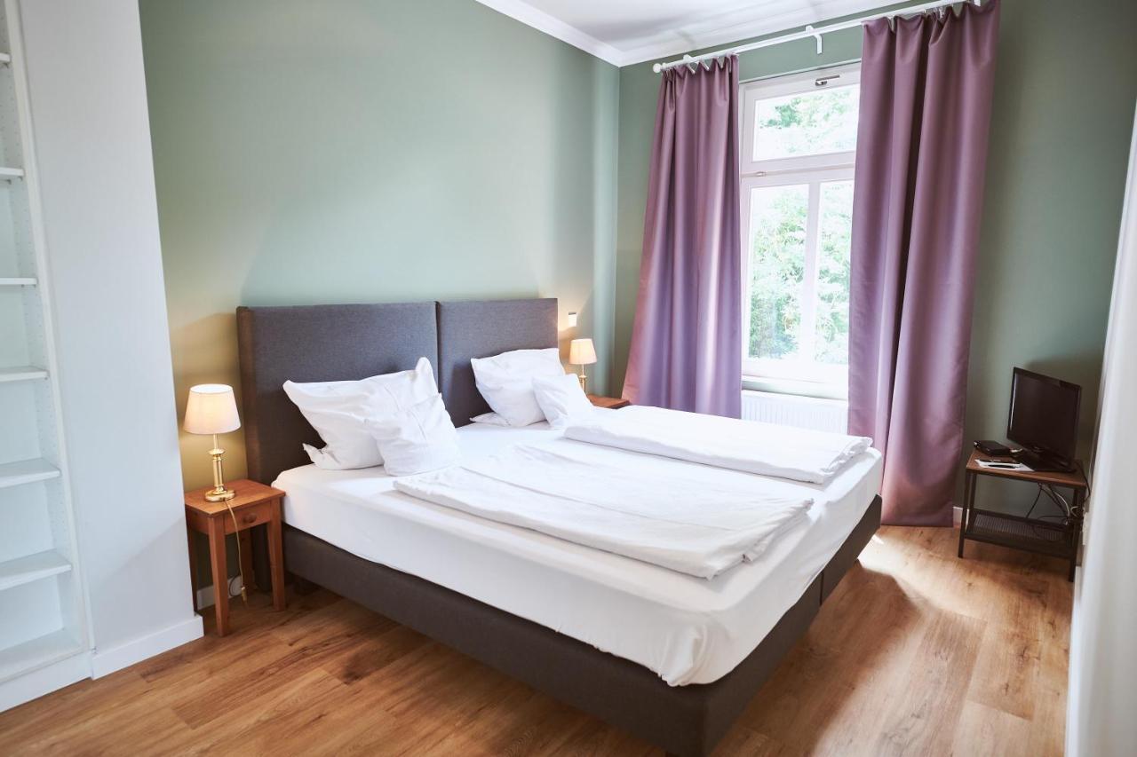 Gutshotel Baron Knyphausen Эльтвилле Экстерьер фото