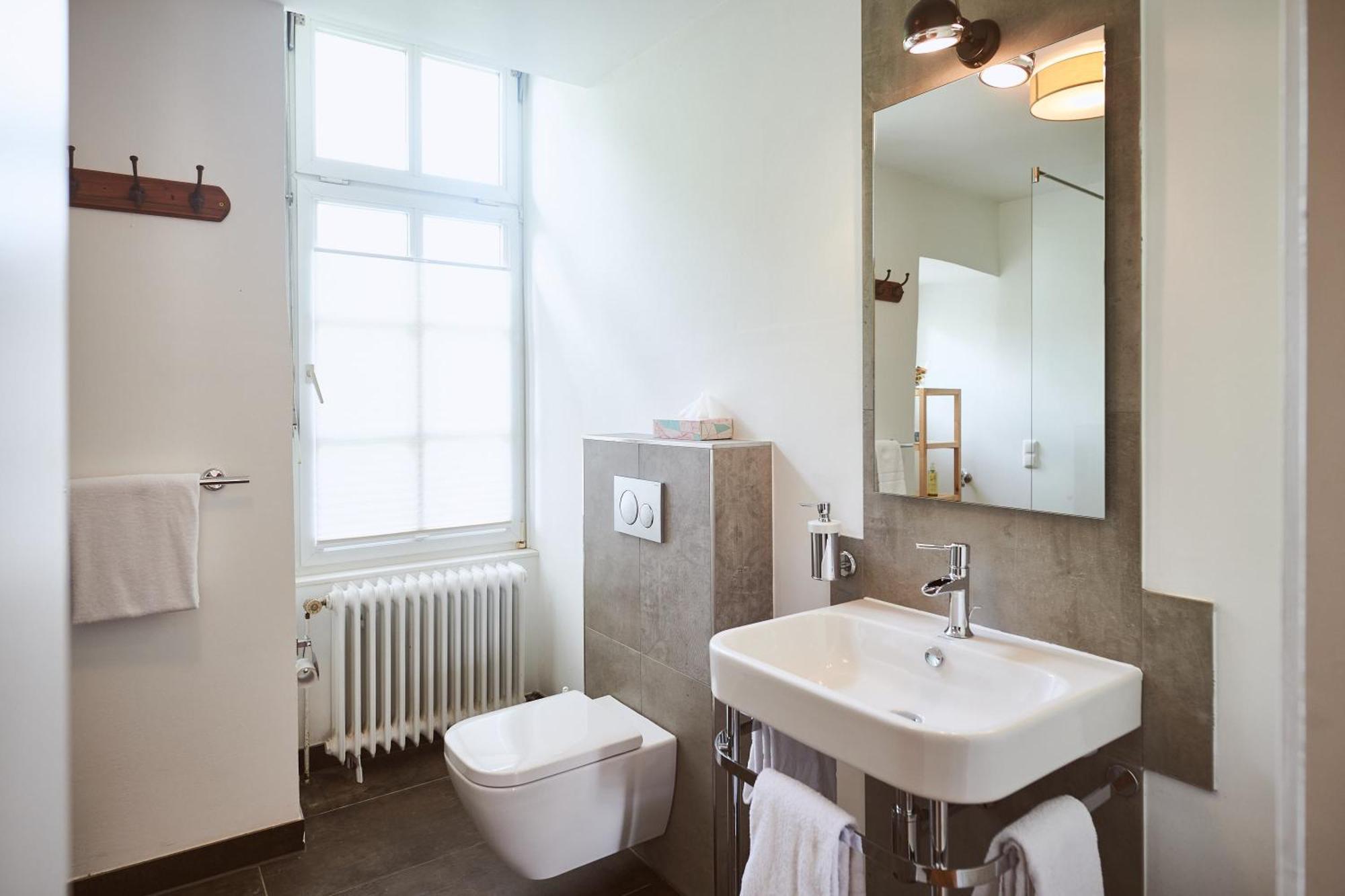 Gutshotel Baron Knyphausen Эльтвилле Экстерьер фото