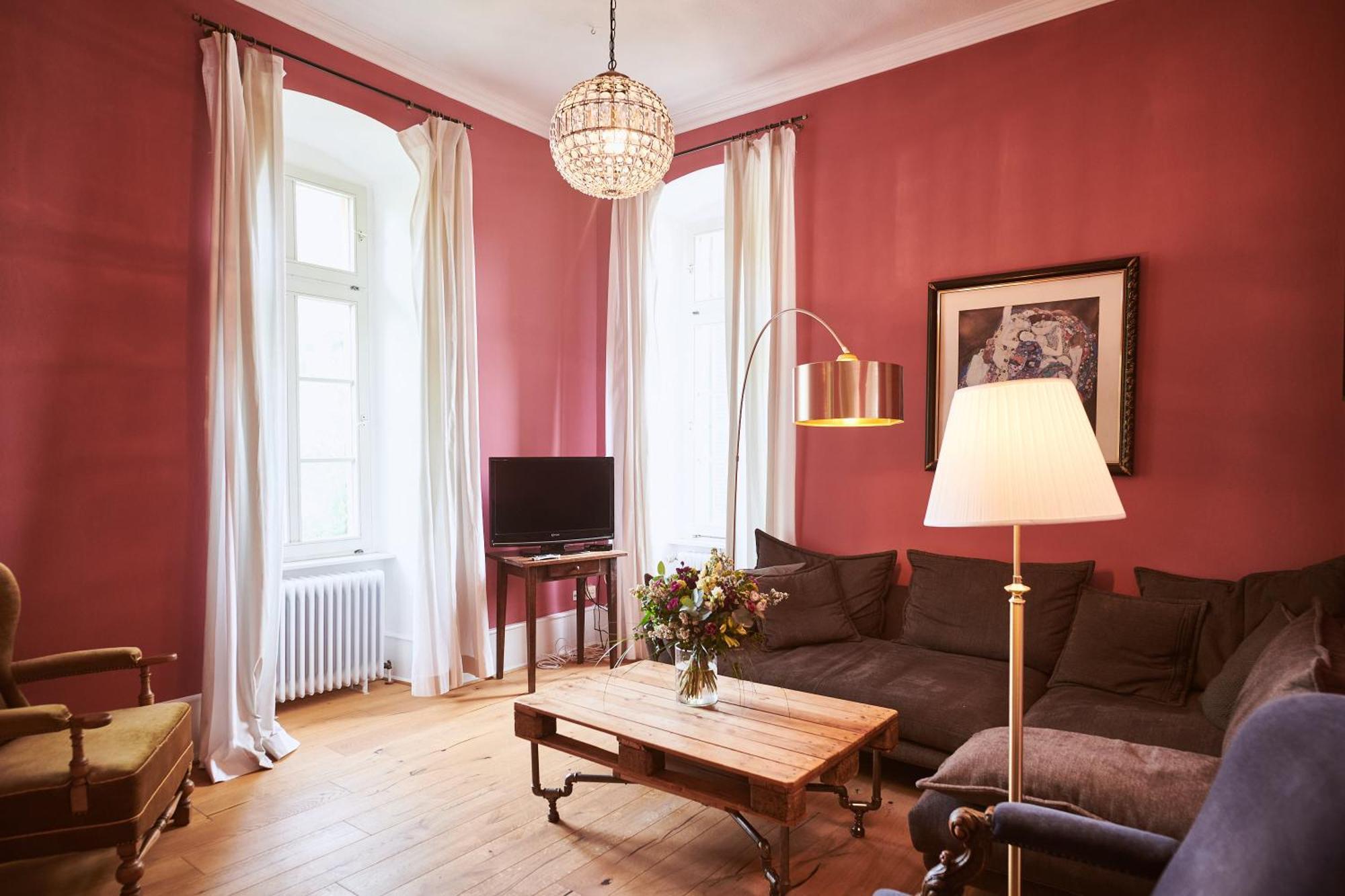 Gutshotel Baron Knyphausen Эльтвилле Экстерьер фото