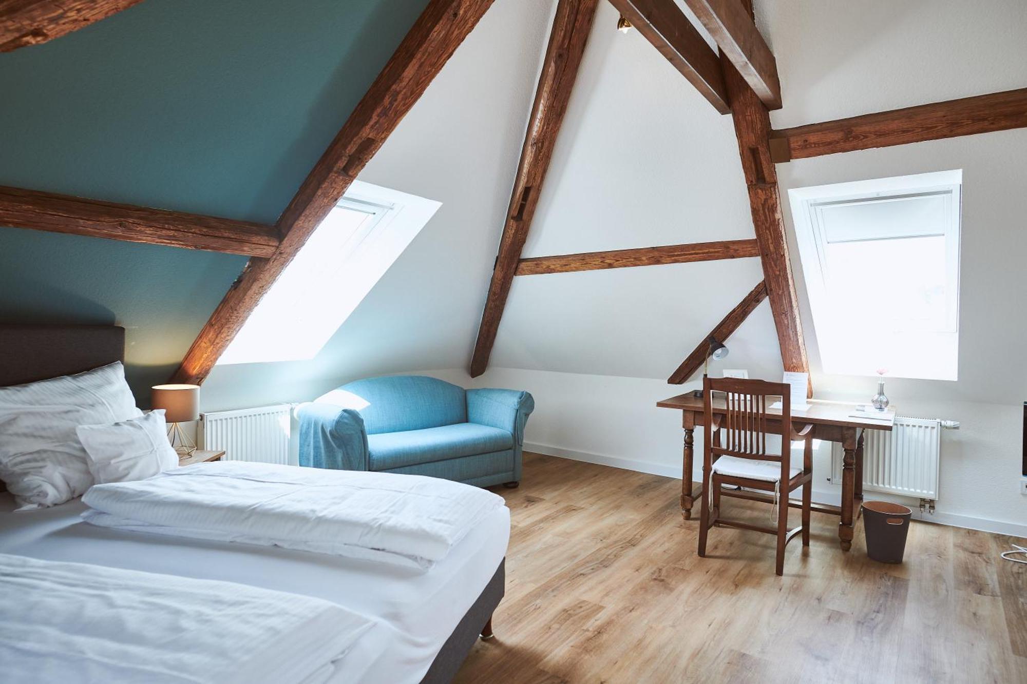 Gutshotel Baron Knyphausen Эльтвилле Экстерьер фото