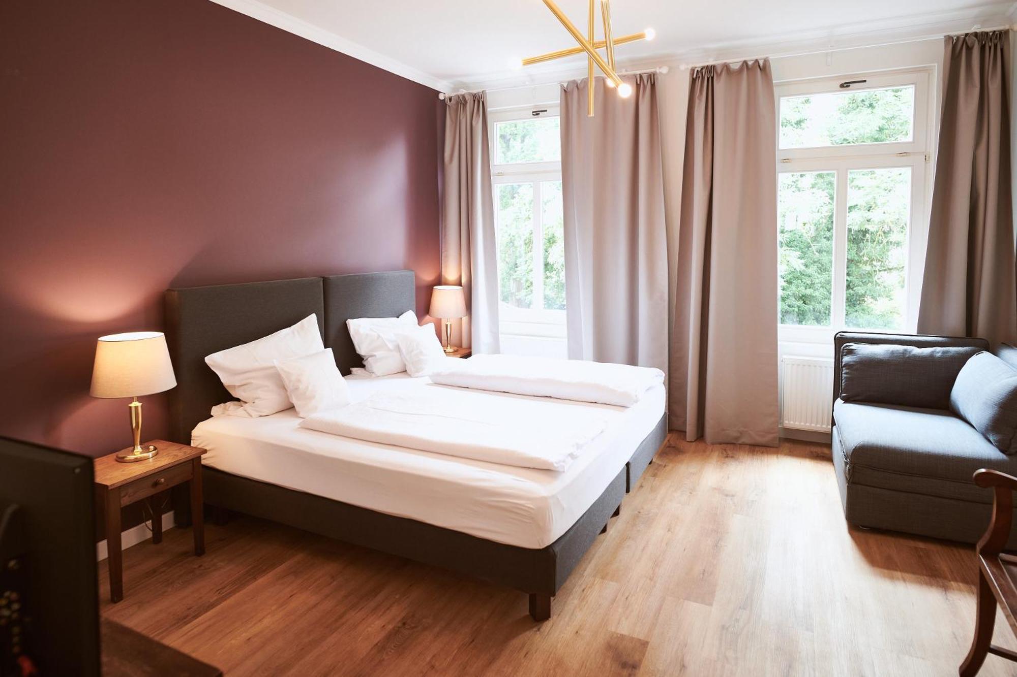 Gutshotel Baron Knyphausen Эльтвилле Экстерьер фото